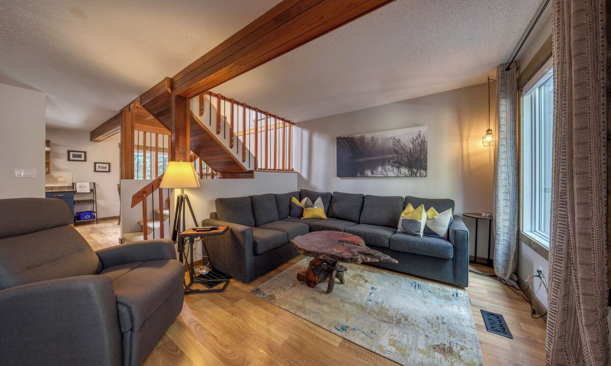 Photo of Livingroom in East Kootenay