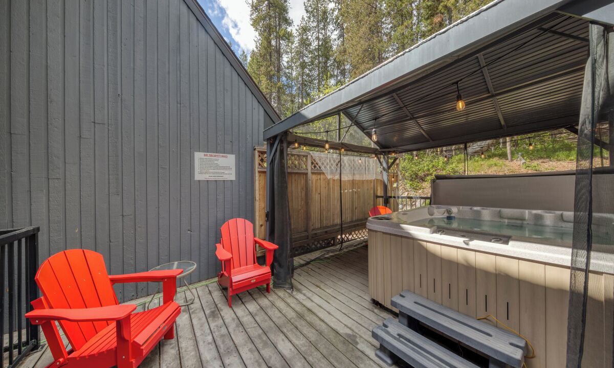 Photo of Patio Balcony in East Kootenay