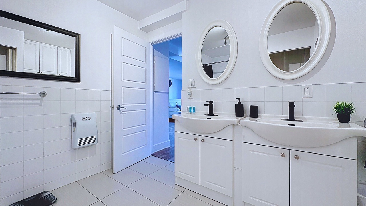 Photo of Bathroom in Montreal-Nord