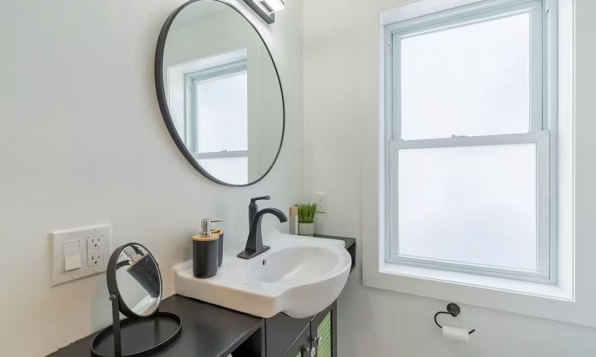 Photo of Bathroom in Grand Bend