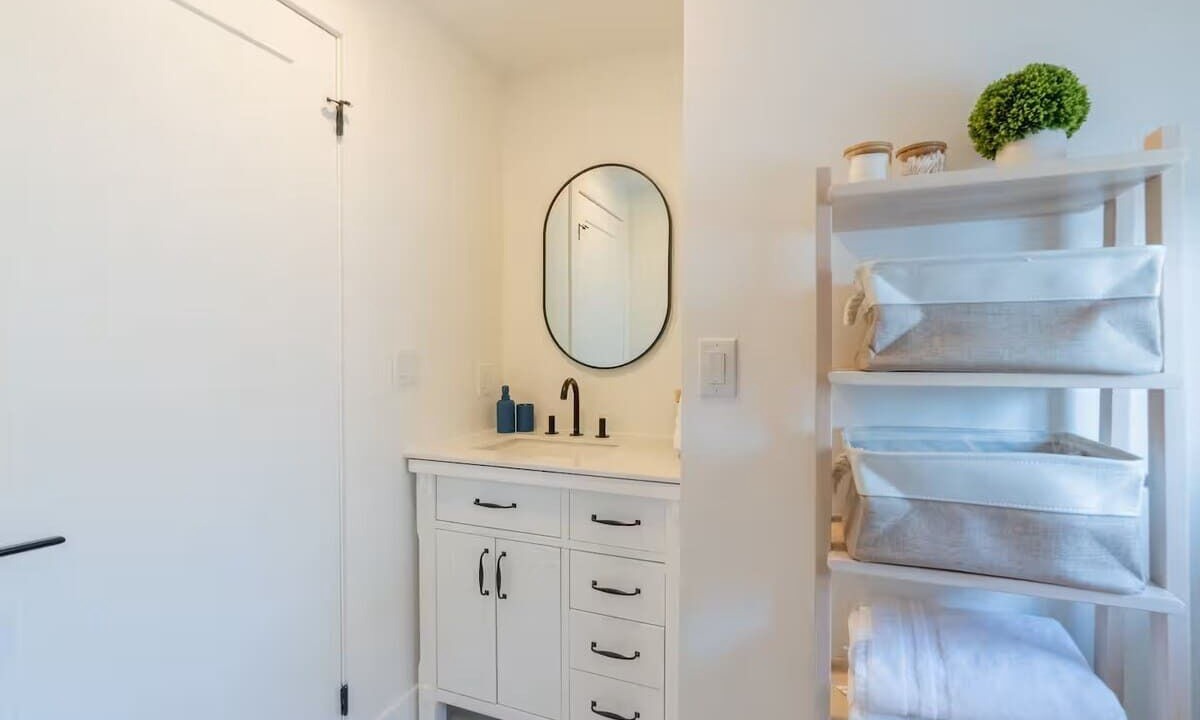 Photo of Bathroom in Grand Bend