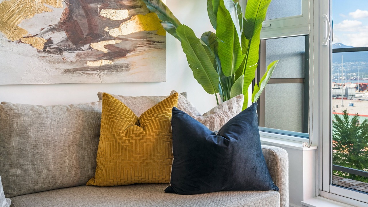 Photo of Livingroom in Downtown Eastside