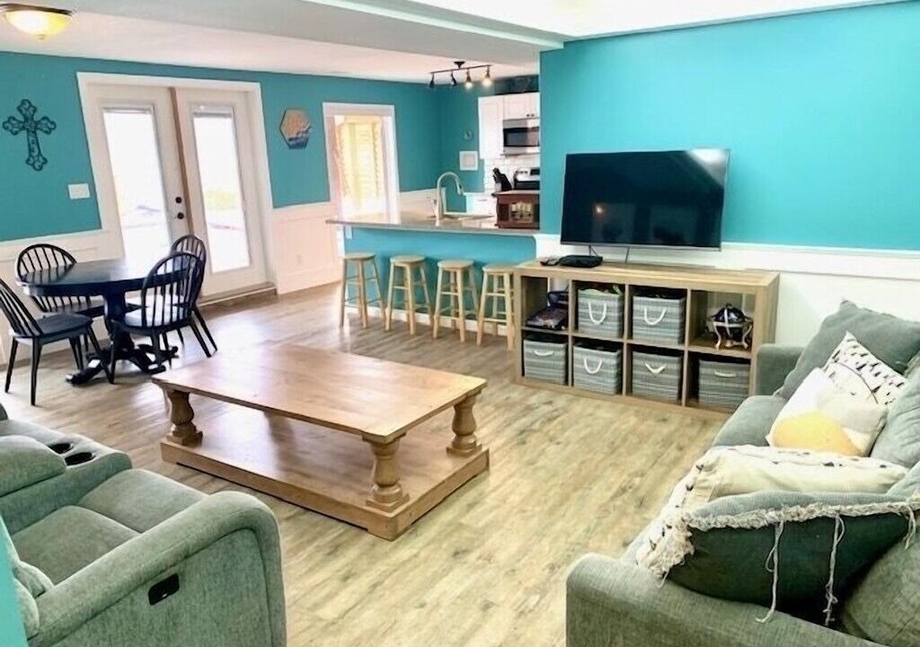 Photo of Livingroom in Osoyoos