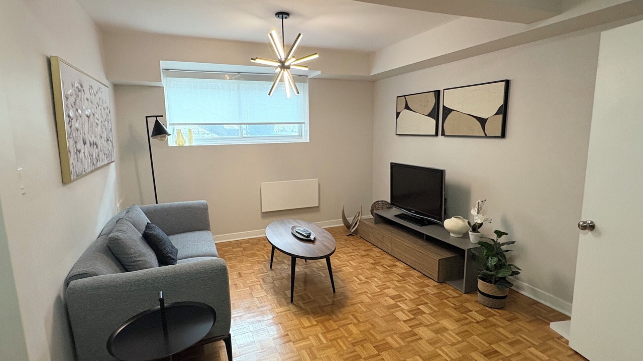 Photo of Livingroom in Cote-Saint-Luc