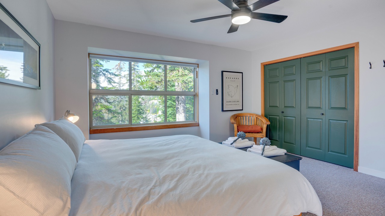 Photo of Bedroom in Silver Star Mountain