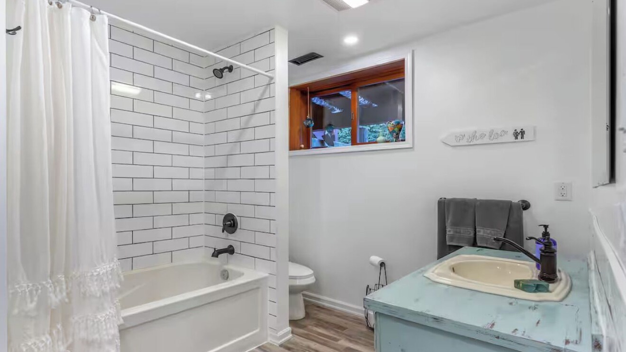 Photo of Bathroom in Okanagan-Similkameen