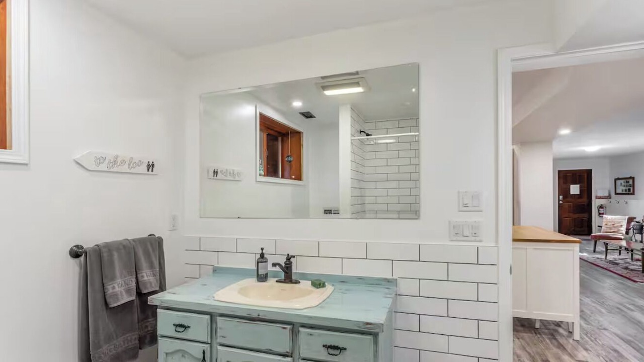 Photo of Bathroom in Okanagan-Similkameen