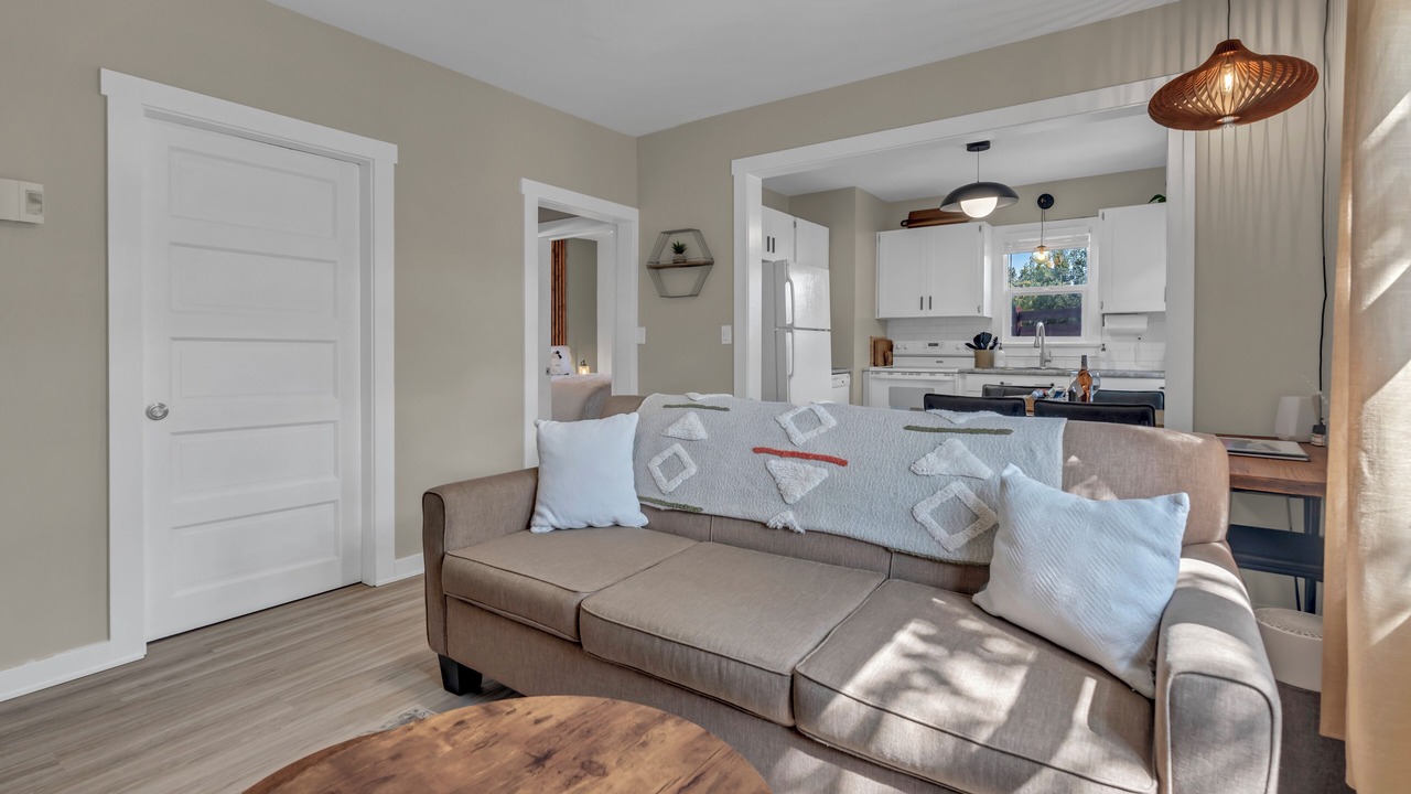 Photo of Livingroom in Okanagan-Similkameen