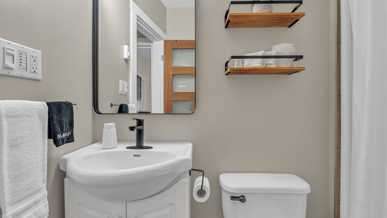 Photo of Bathroom in Okanagan-Similkameen