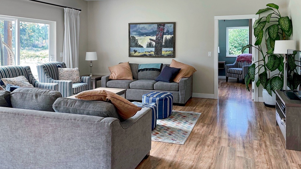 Photo of Livingroom in Campbell River