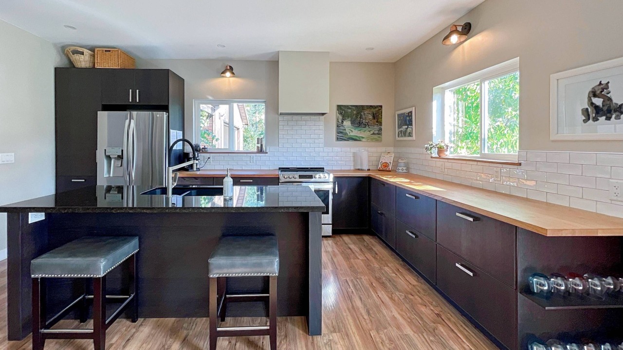 Photo of Kitchen in Campbell River