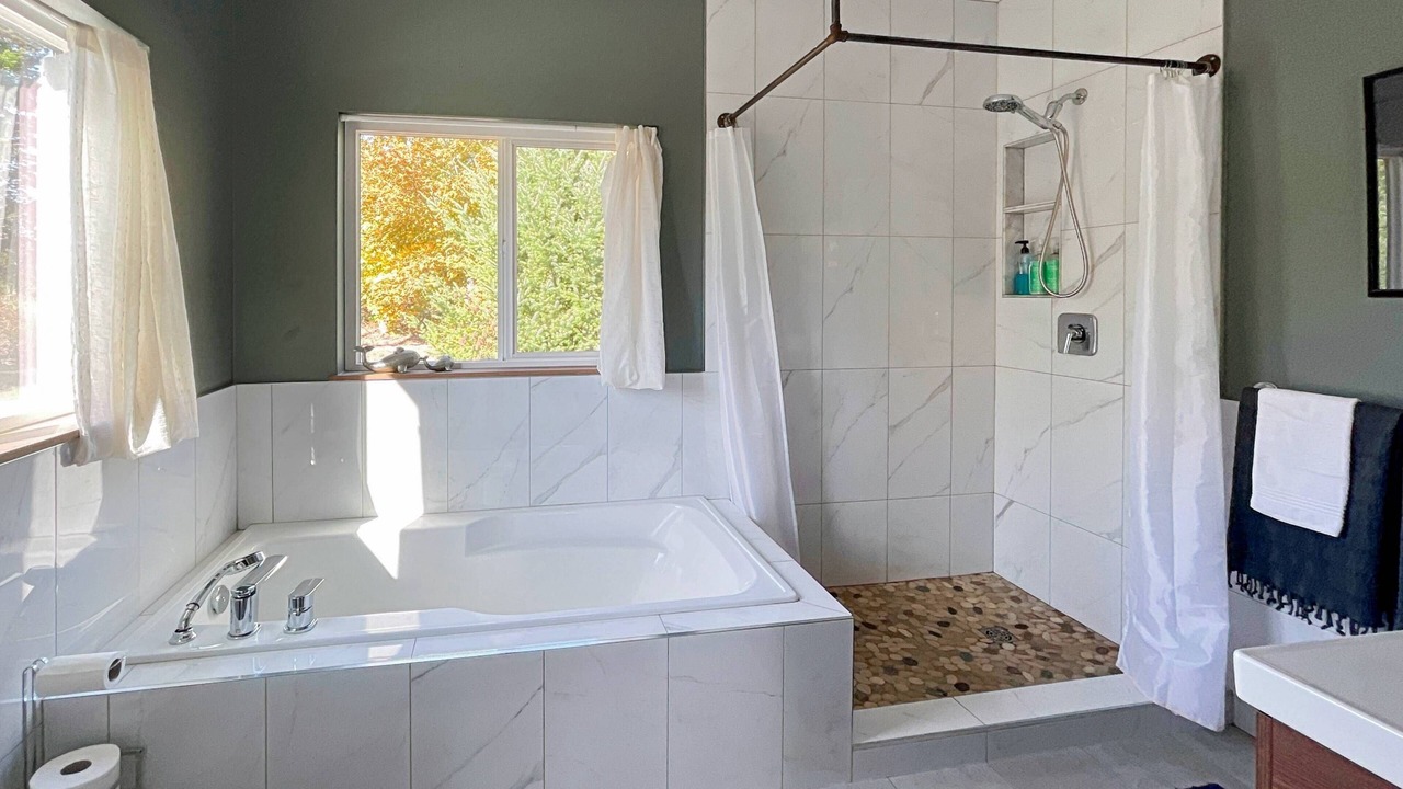 Photo of Bathroom in Campbell River