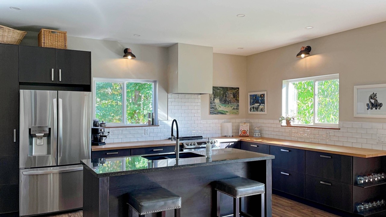 Photo of Kitchen in Campbell River