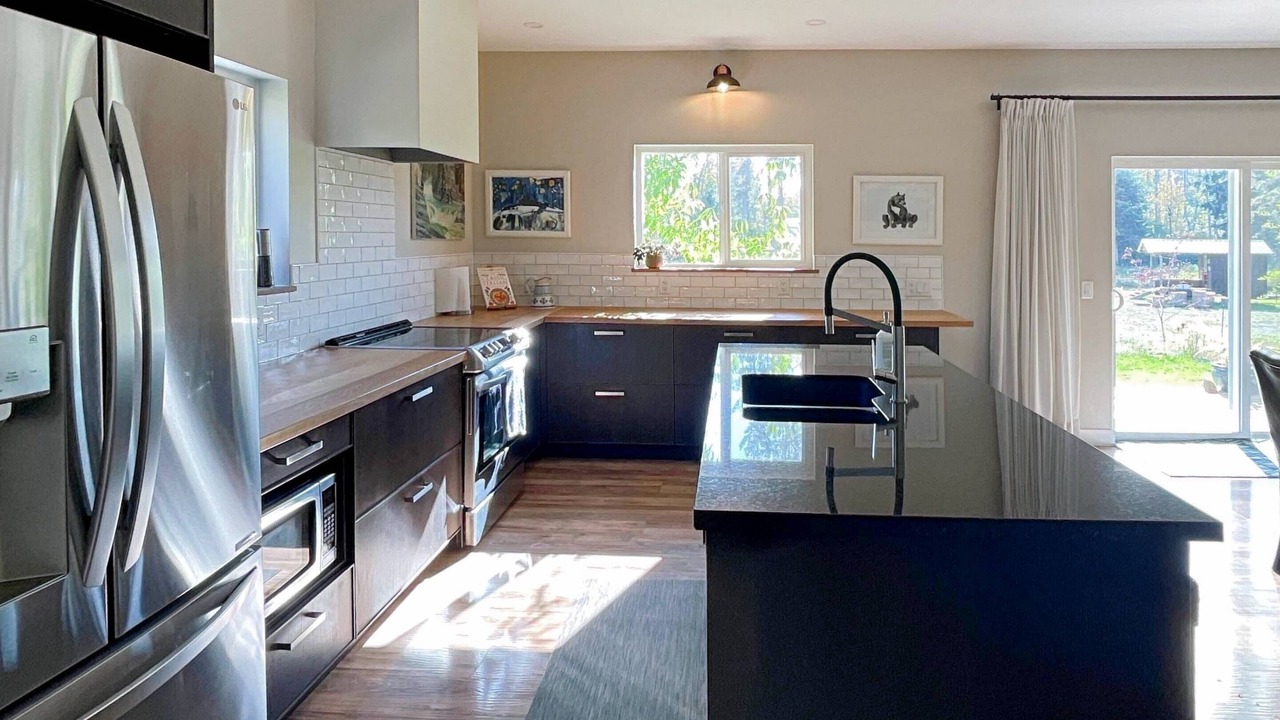 Photo of Kitchen in Campbell River