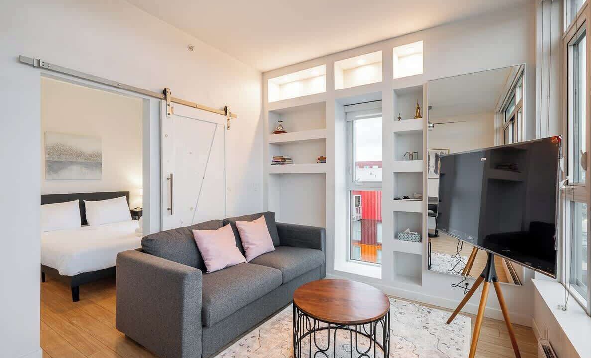 Photo of Livingroom in Downtown Eastside