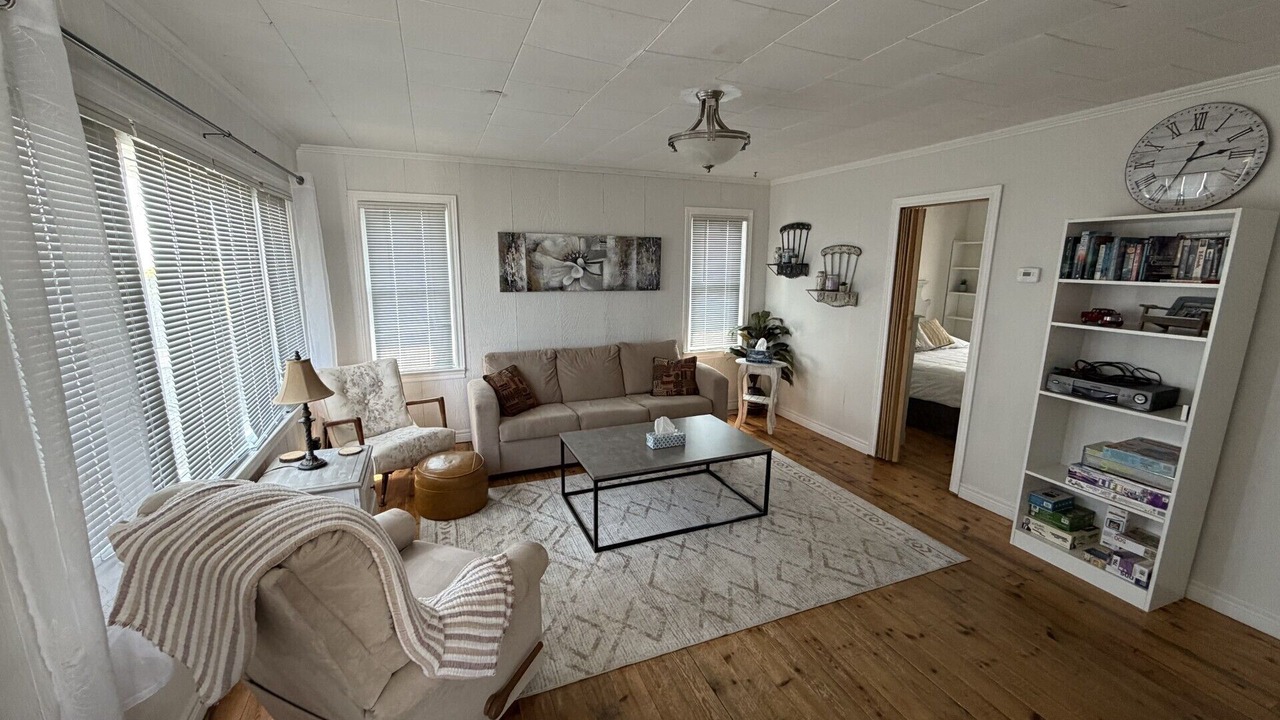Photo of Livingroom in Turkey Point