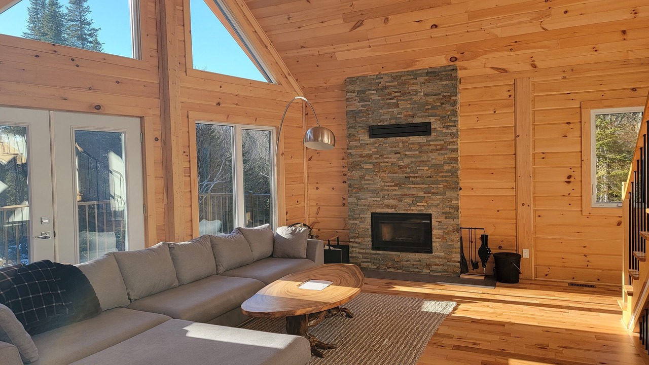Photo of Livingroom in Lac-Superieur