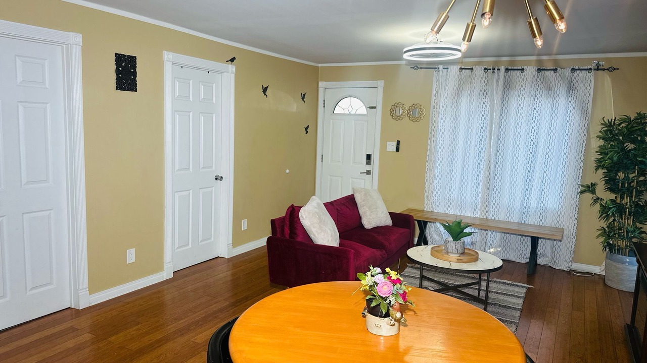 Photo of Livingroom in North Central Edmonton
