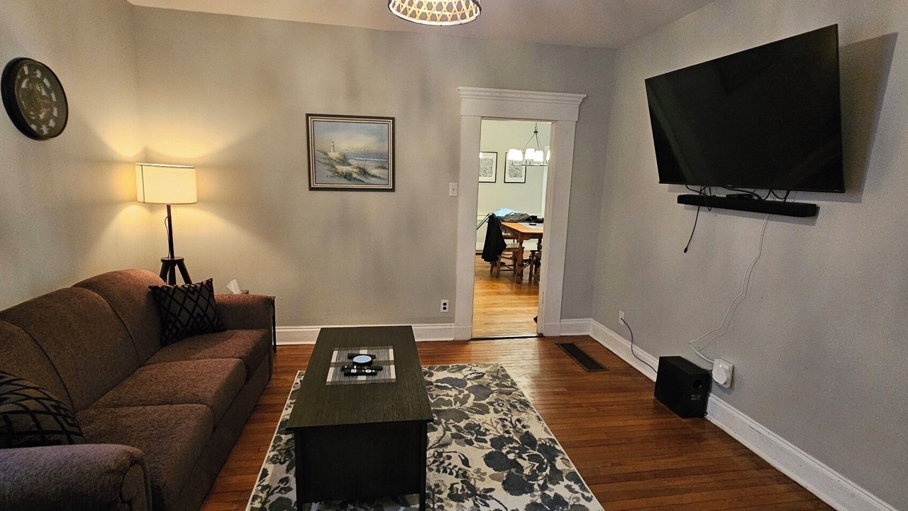 Photo of Livingroom in Shelburne