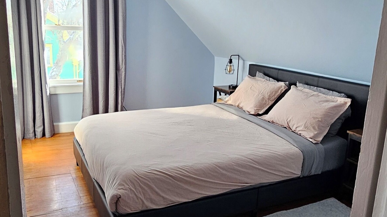 Photo of Bedroom in Shelburne