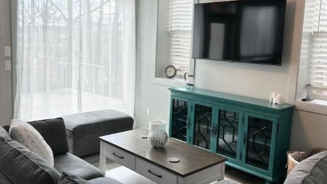 Photo of Livingroom in East Hill