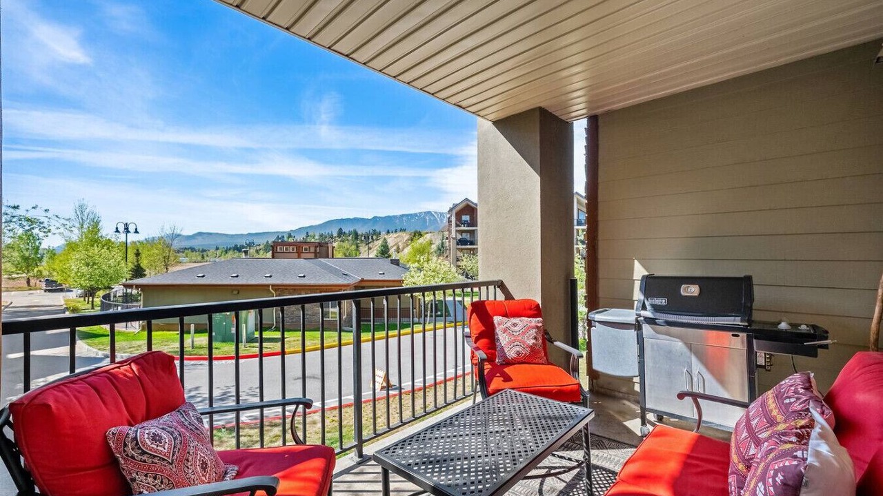 Photo of Patio Balcony in East Kootenay