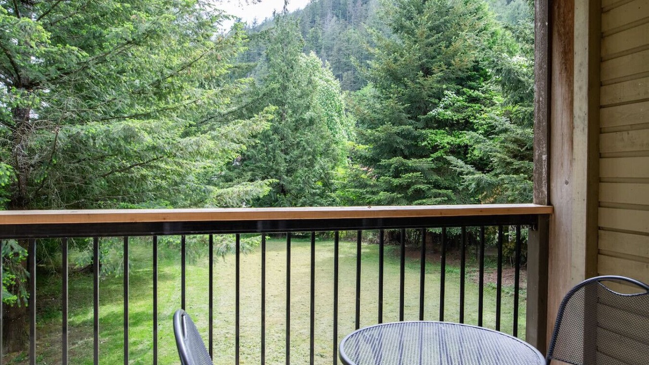 Photo of Patio Balcony in Harrison Hot Springs