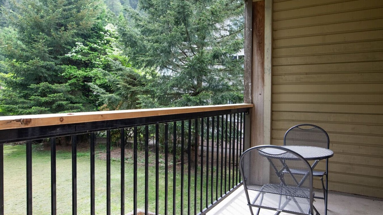 Photo of Patio Balcony in Harrison Hot Springs