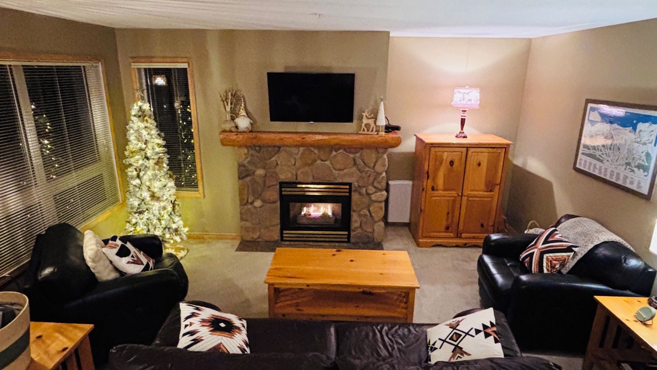 Photo of Livingroom in East Kootenay