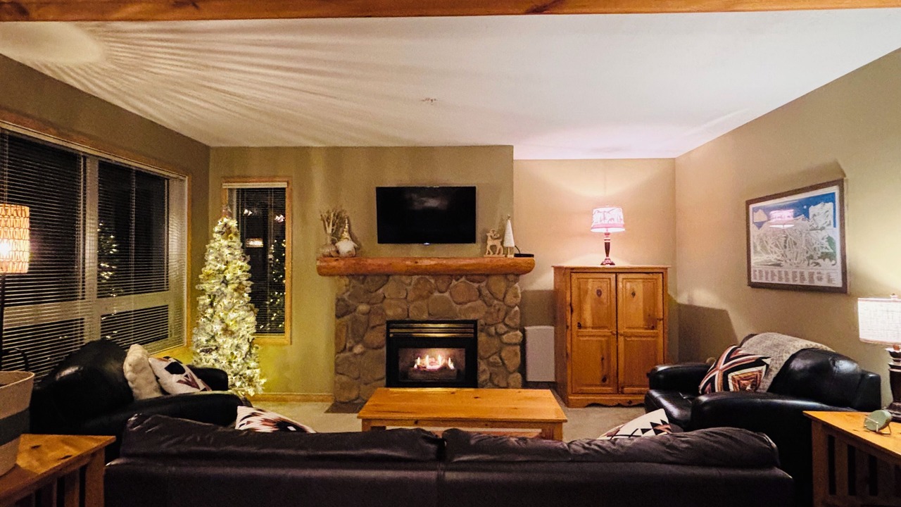 Photo of Livingroom in East Kootenay