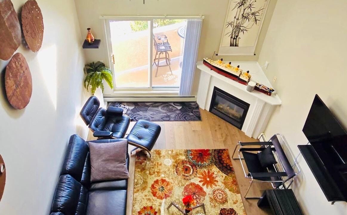 Photo of Livingroom in Bridgeland
