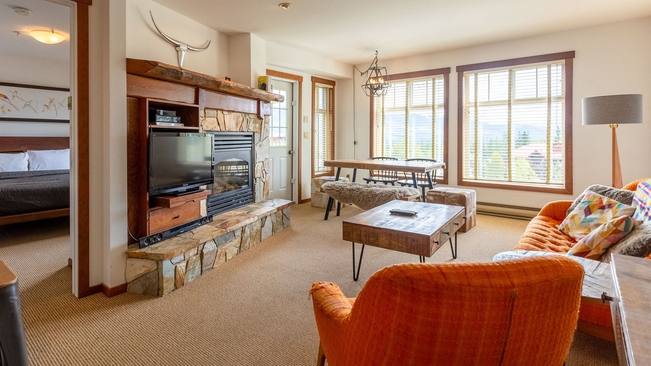 Photo of Livingroom in East Kootenay
