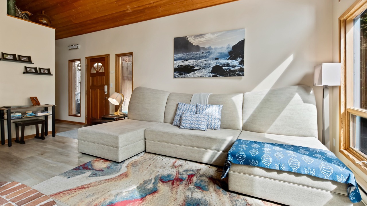 Photo of Livingroom in Tofino