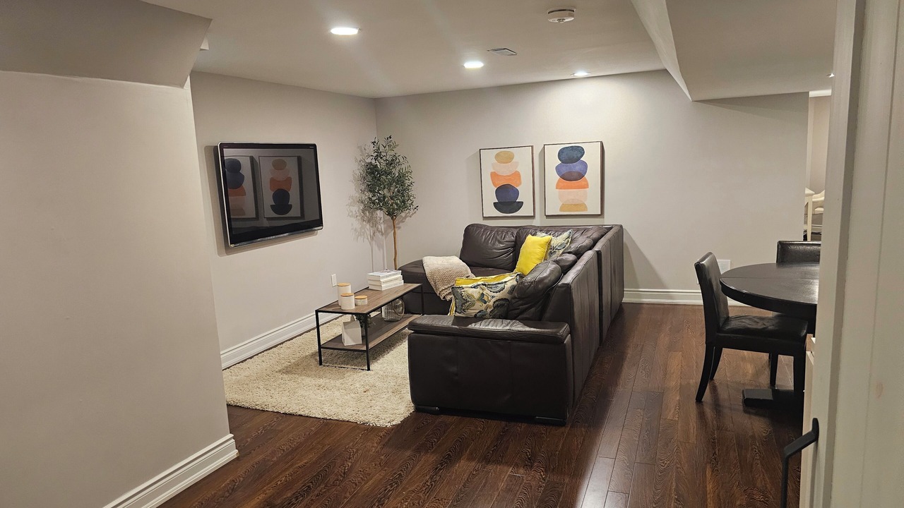 Photo of Livingroom in Hurontario