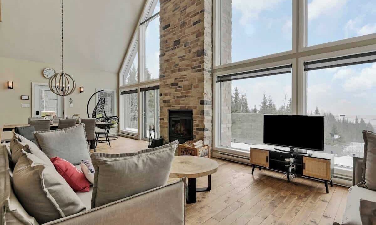 Photo of Livingroom in Petite-Riviere-Saint-Francois