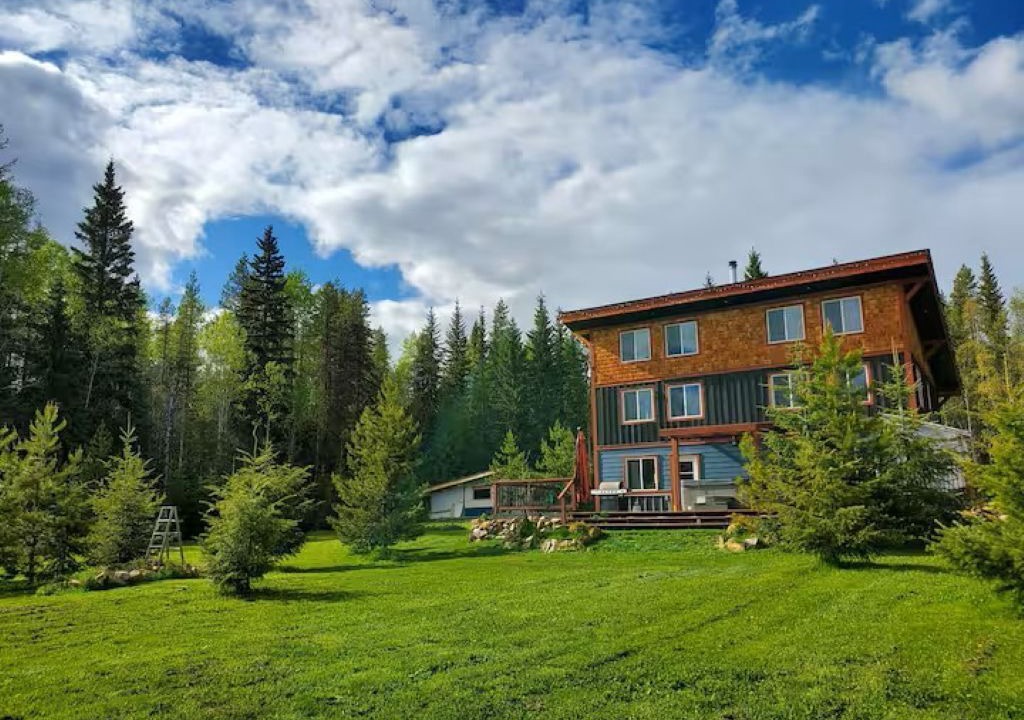 Photo of Outdoor in Golden