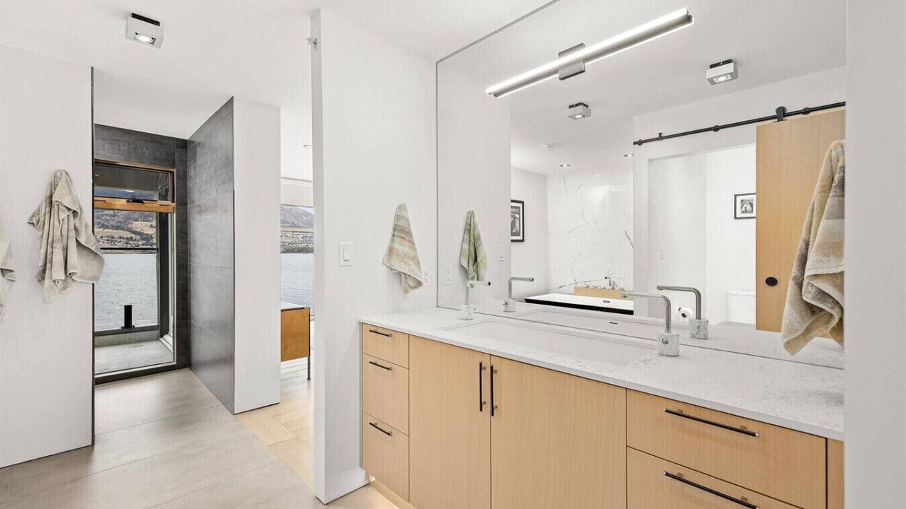 Photo of Bathroom in Okanagan-Similkameen