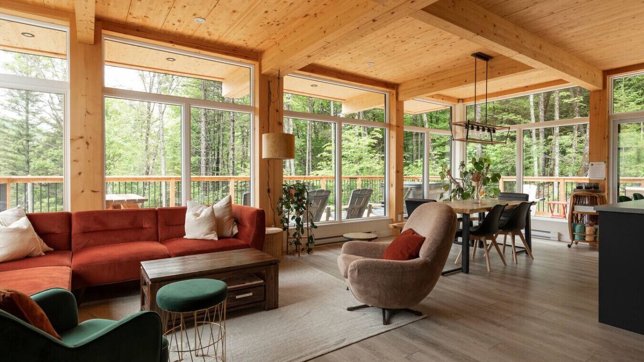 Photo of Livingroom in St-Adolphe-d'Howard