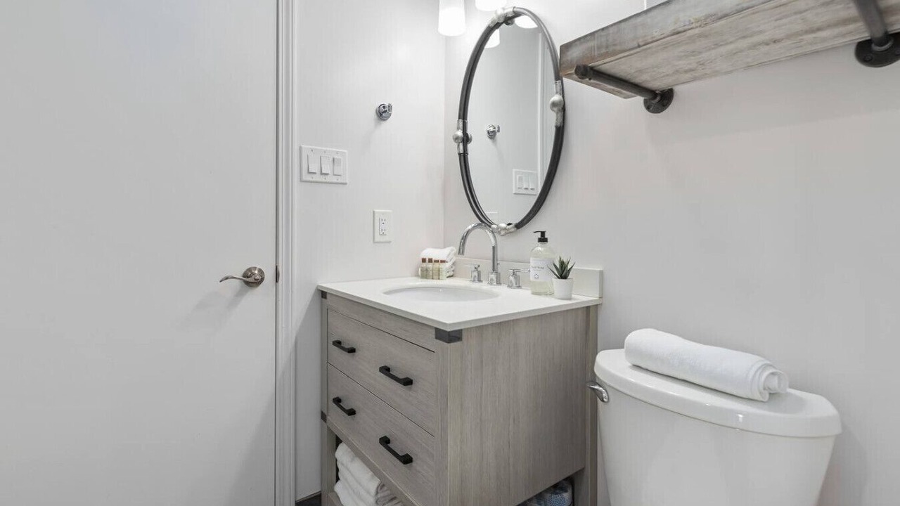 Photo of Bathroom in Upper Village