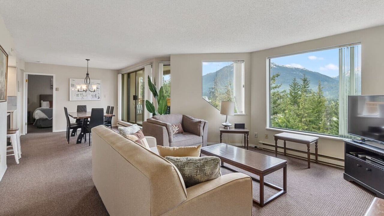 Photo of Livingroom in Upper Village