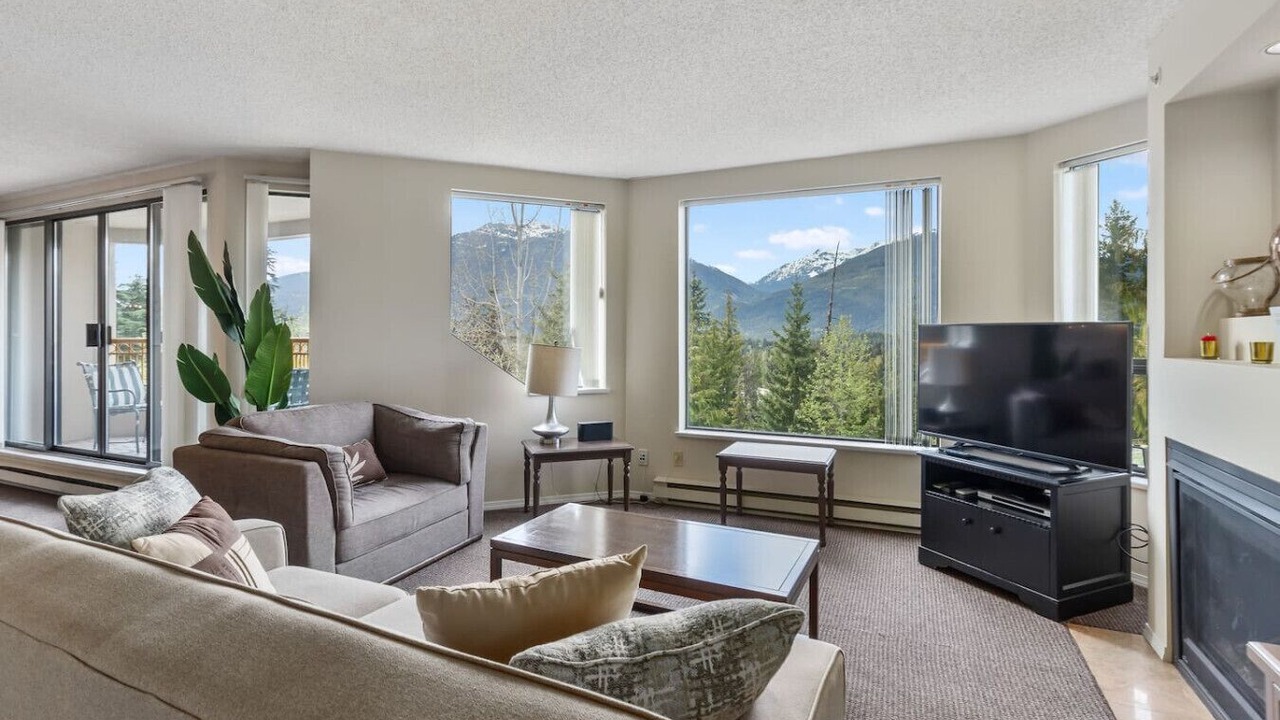 Photo of Livingroom in Upper Village
