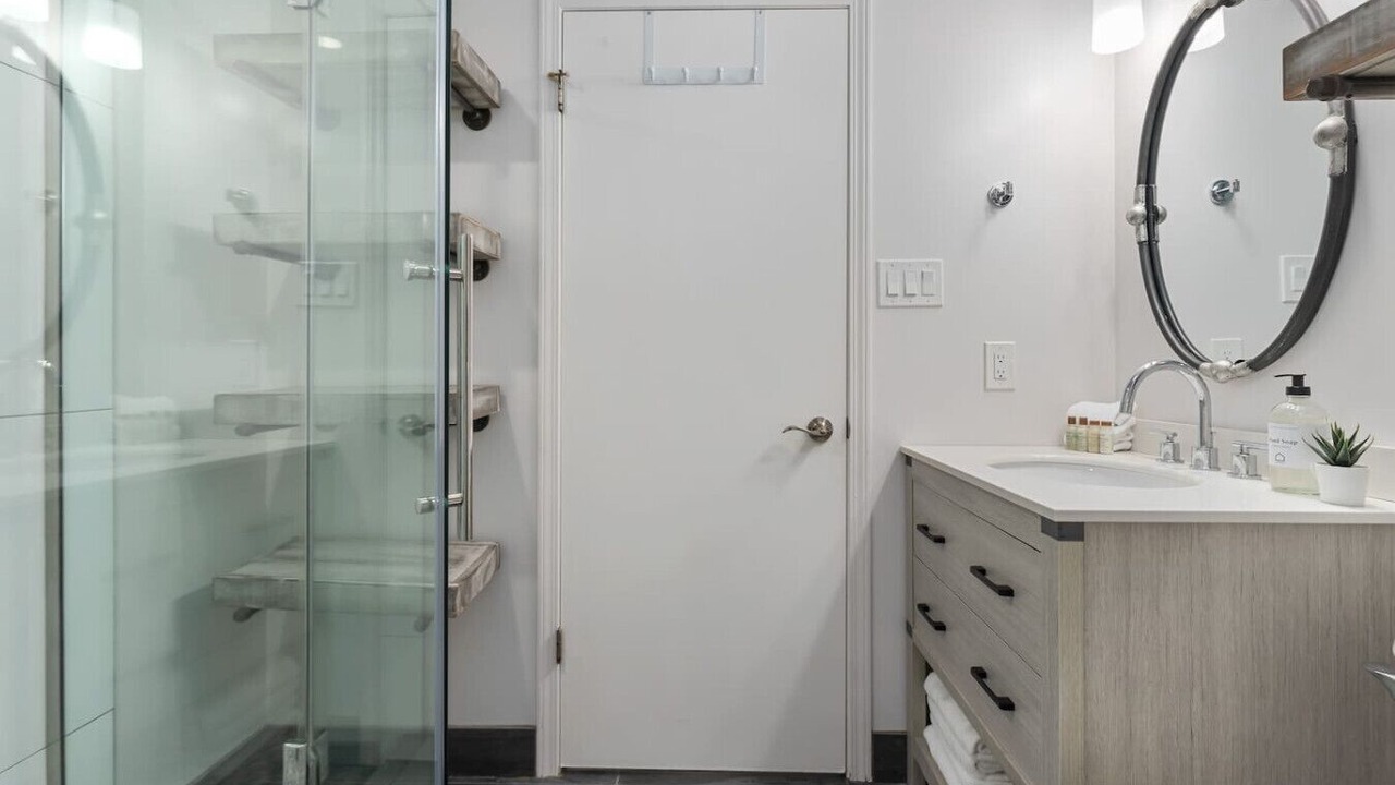 Photo of Bathroom in Upper Village