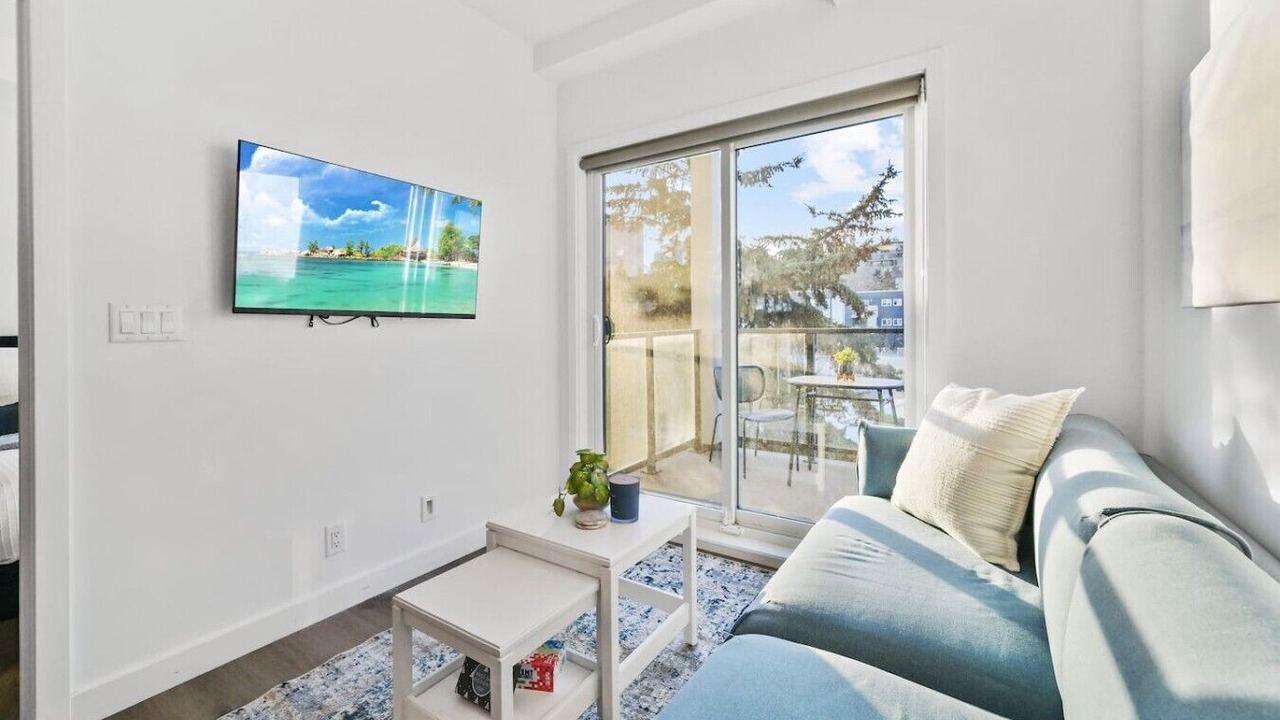 Photo of Livingroom in Crescent Heights