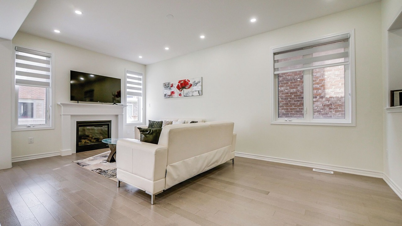 Photo of Livingroom in Milton