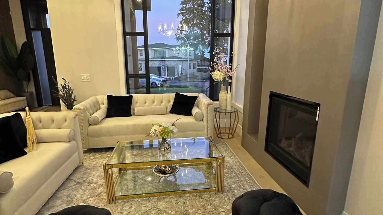 Photo of Livingroom in Guildford