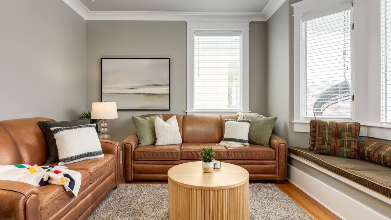 Photo of Livingroom in Bridgeland