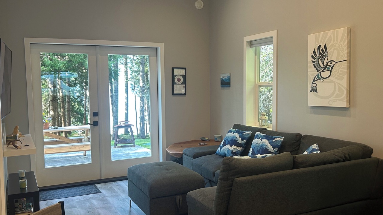 Photo of Livingroom in Juan de Fuca Electoral Area