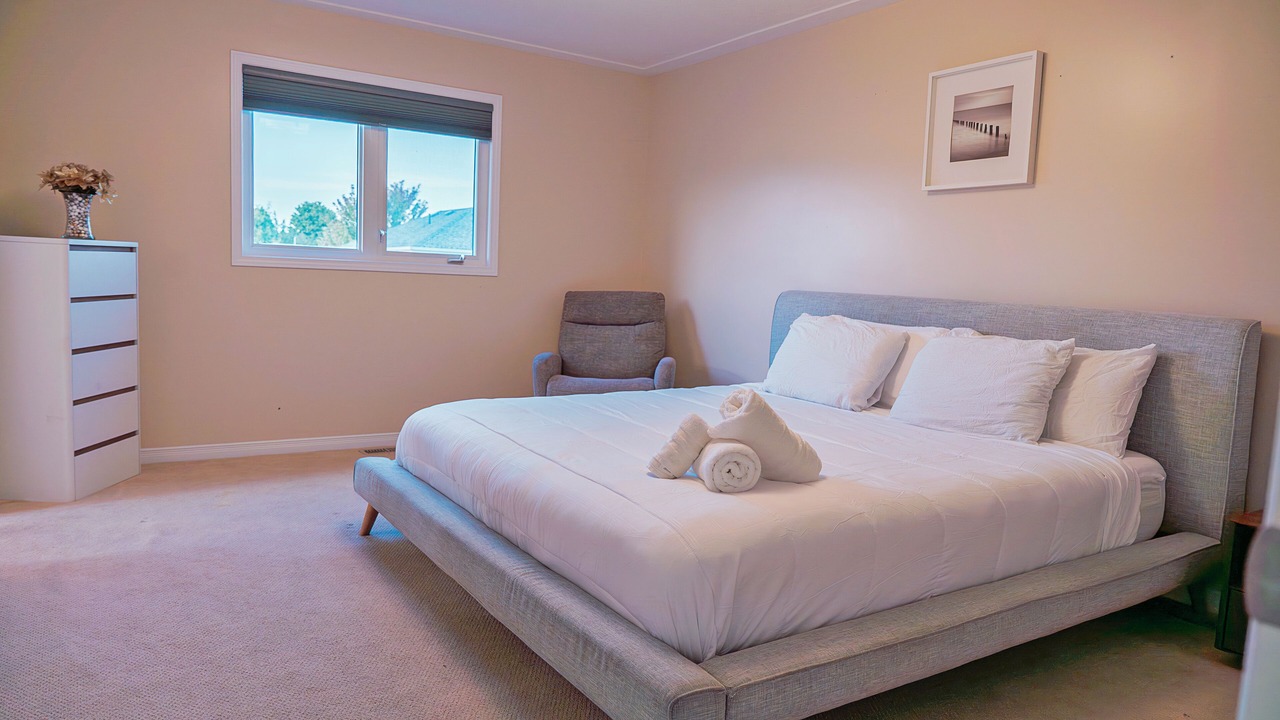 Photo of Bedroom in Amherstview