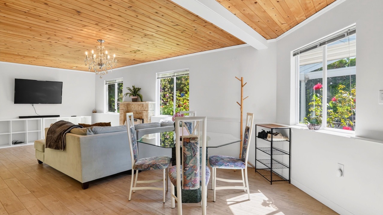 Photo of Livingroom in Upper Lonsdale