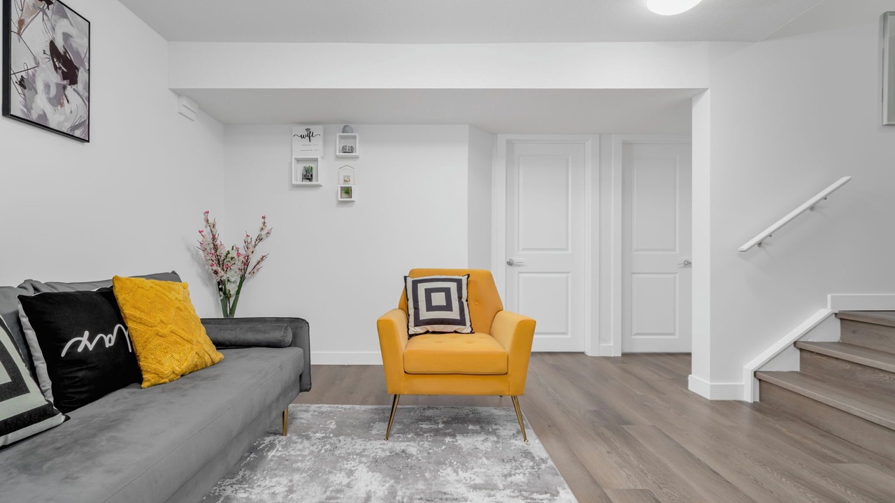 Photo of Livingroom in Southeast Edmonton